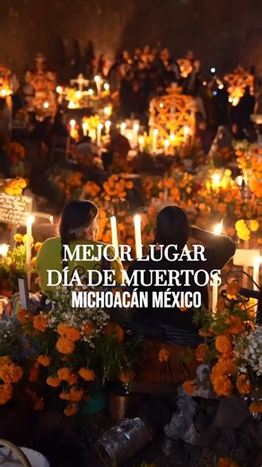 Día de Muertos es increíble en...👇 📍Michoacán ✨Si te encuentras cerca o puedes darte la escapada este fin de semana, considera Michoacán Aqui los mejores pueblos mágicos: https://pueblosmexico.com.mx/pueblos-de-michoacan-en-el-dia-de-muertos/ | Pueblos Magicos de Mexico