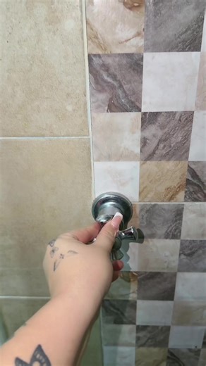 Video de sooy_barbie (@sooy_barbiee) relacionado con “bajo el agua”