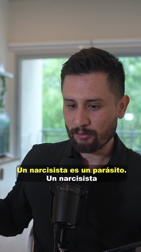 El Narcisismo y sus Comportamientos: Identificando y Entendiendo al Narcisista