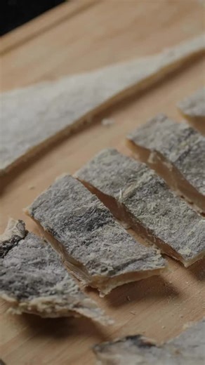 Auchan Portugal 🇵🇹 on Instagram: "Esta é a preferência do Chef, mas... estaremos a falar da mesma coisa? 🎅 🤝 👨‍🍳 Como preferes o teu bacalhau? #AuchanPortugal #Auchan #DáCáUmBacalhau"