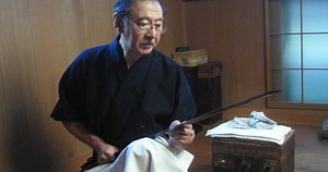 A Hypnotic Look at How Japanese Samurai Swords Are Made