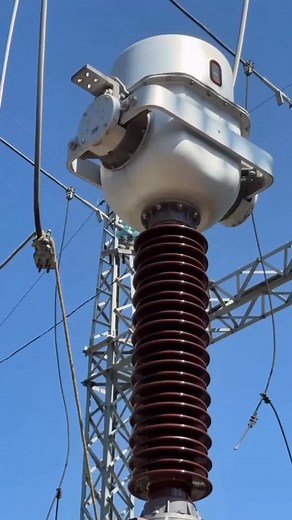 6.9K views · 2.5K reactions | Power voltage transformer #lineman #electric #electrician #transformers #highvoltage | Line Man | Facebook