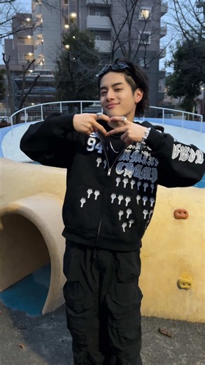 サングラス落ちすぎて 鼻が豆粒やん笑笑 #TOBE_ISSEI