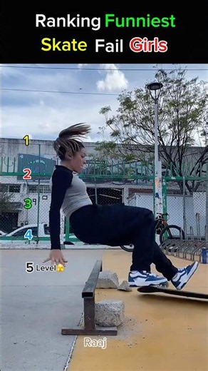 Skate failed 😱 Girls // funniest moments