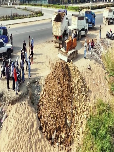 Bulldozer Powers Pond Leveling for High Voltage Hustle