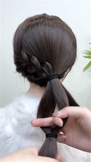 Revamp Your Look: The Trendy Chinese Updo That's Taking Over