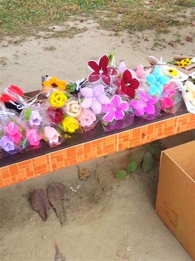 Custom Fuzzy Wire Flowers for Unique Handicrafts