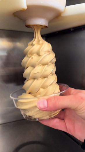Paige wanted to show everyone how our soft serve flavors are made! 🍦 If you've ever wondered how we offer so many flavors, it's because we mix them all individually when you order them. #icecream #softserve #dessert #pittsburgh