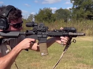 柯尔特&丹尼尔防务·mK18 Model1突击步枪实弹射击_哔哩哔哩_bilibili