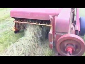 Square baling with New Holland 268 hayliner