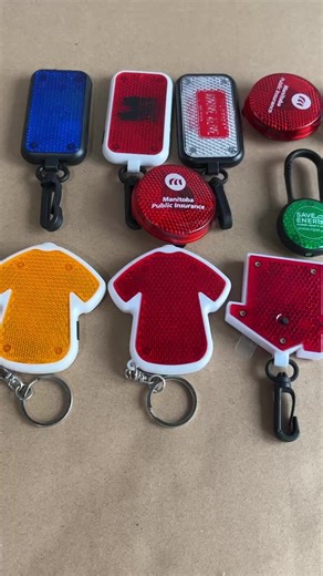 Christmas Light Custom Plastic Round Night Glow LED Flash Blinking Keychain Bulb Shaped Warning Safety Reflective Keychain