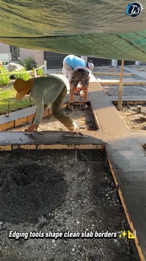 Finishing Fresh Concrete Slab With Hand Tools 🧱🛠️ #concrete #masonry #finishing