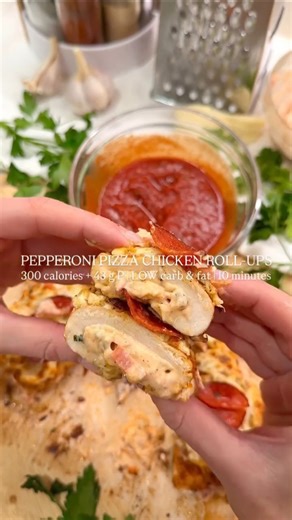 🍕PEPPERONI PIZZA CHICKEN ROLL-UPS