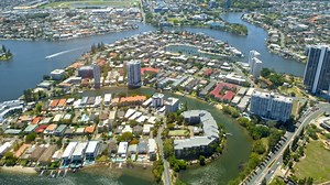 Qld Police borrow family jet ski in canal pursuit