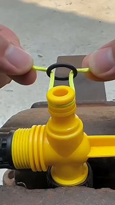 Leak-Proof Rubber Seal – Quick Fit Technique! #RubberFitting #LeakProofSeal #DIYFix #QuickRepair #SimpleSolutions | Fact Pulse