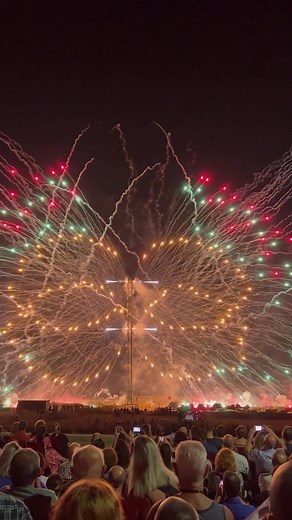 Tower of lights - crazy 🔥❤️ #malta #fireworks #pyro #pyroland