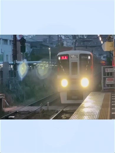 京王線新宿駅に急カーブがある理由#fyp #電車 #日本の電車 #鉄道 #日本旅行 #shinkansen #bullettrain #japanbullettrain #新幹線