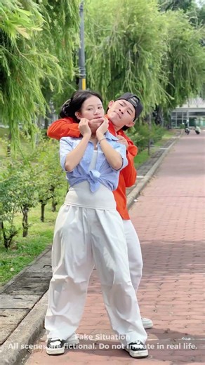 [3457]Safety first under restraint 🛑[THAO SELF DEFENSE] #kungfu #martialarts #shorts #defense