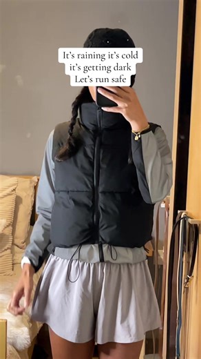 Stay Safe While Running in the Rain with Reflective Gear