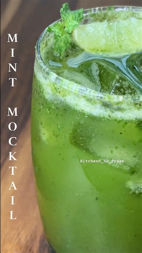 Refreshing Mint Mocktail Recipe | How to make Virgin Mojito at Home 🍋🍃#mocktails #ytshorts #shorts