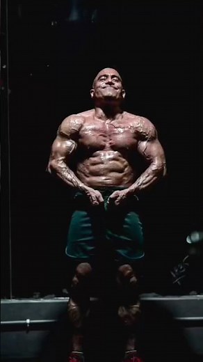 🚨 “EZ Bar Upright Row Mistakes & Fix | Build Bigger Shoulders Safely 💪 (Do It Right!)”