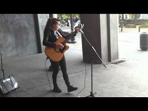 Number 9 train - street performing - Ghalia Vauthier