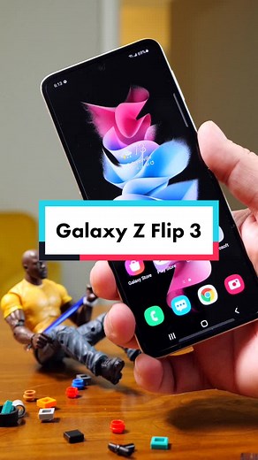 Discover the Green Monkey on the Galaxy Z Flip 3