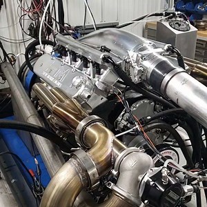 Next engine to guess the power on. 427 LS all our good stuff, on Gas, twin 83 NLX turbos. Water to air, C16 35 PSI There is a clue in there on who's this is. Guess that too. | Steve Morris Engines