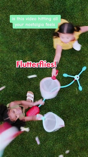 Sky High Flutterflies are fun for everyone! 😁 (and so easy for parents to set up 👀) #chuckleandroar #skyhighflutterflies #flutterflies #outdoortoys #kidstoys #summerfun #rocketlaunchers #butterflies #kidsgame