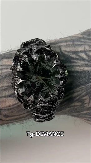 Часы ручной работы от DEVIANCE