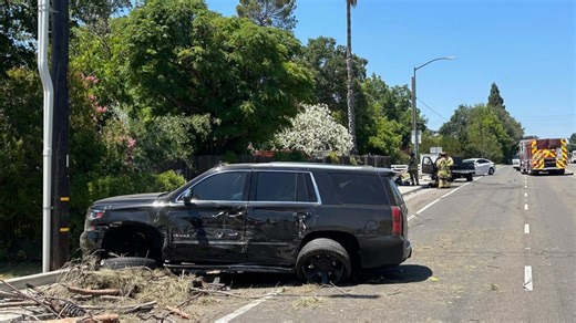 3 hurt in Citrus Heights crash