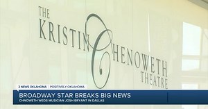 Broken Arrow native Kristin Chenoweth gets married