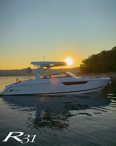 4.1K views · 60 reactions | Take a quick 360° spin on the water with the all-new R31. Catch a glimpse of its #sleek design and feel the allure of Cobalt's latest innovation in every angle. #CobaltBoats #ExperienceExtraordinary #R31 Discover more of the R31 at https://cobaltboats.com/models/r31/ | Cobalt Boats | Facebook