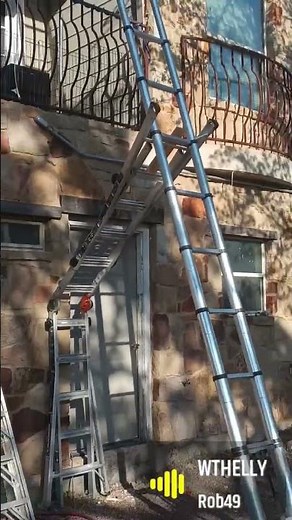 2.5 telescoping ladder was shaking like a leaf #hellno