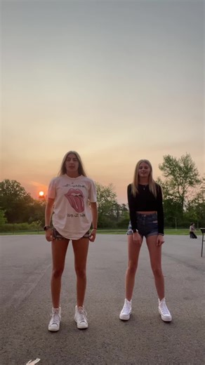 sunset dancing #bestfriend #fypシ #foryoupage