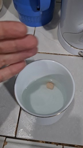 3.9K views | Trivia Time: Hot water destroys the paint? How about boiling water then?   辰 Yeah hot water doesn't do that, however chemicals harmful to paint does.  | Pinakyut | Facebook