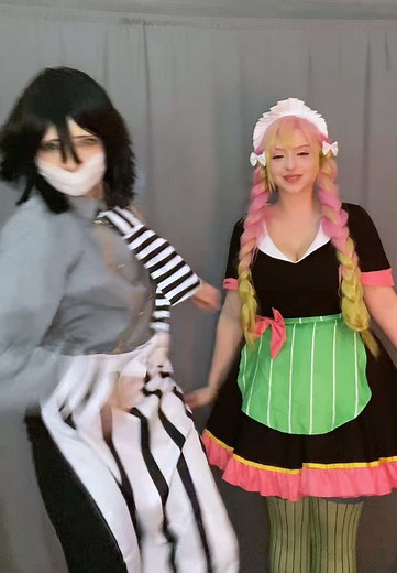 Demon Slayer Cosplay: Iguro and Mitsuri Friends Duo