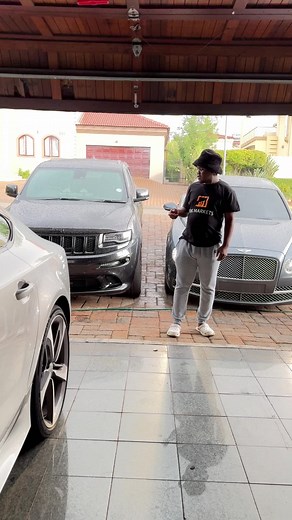 Exploring DJ Coaching Techniques in Luxury Setting