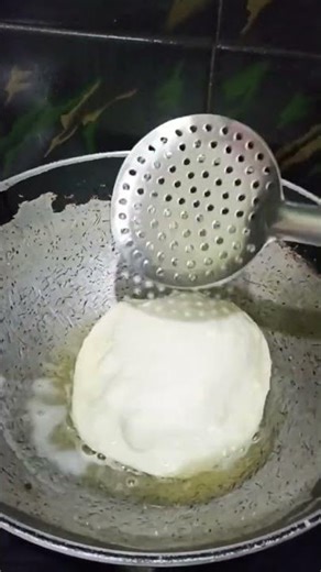 देखो यह लड़की पुरी पकाने में जादा मेहनत नही करती #food #cooking #recipe