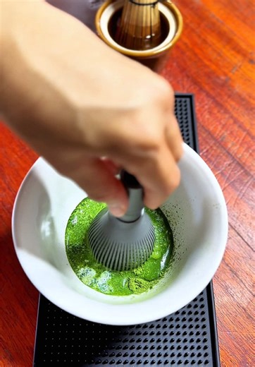How to Make a Cold Whisk Matcha Latte