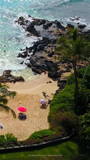 Paʻako Cove, the little pocket next to Makena’s Big Beach, is a tiny curve of soft sand framed by lava rock and palms. Slip through the lava rock wall on Makena Road, and step onto a tiny beach with big views of Molokini and Kahoʻolawe. Often a favorite for photo shoots, arrive early and keep it low key. #MakenaCove #Makena | Ali'i Resorts - Maui