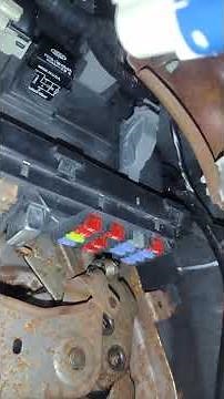 2006 Ford explorer 4.0L Generic Electronic Module GEM location and Removal