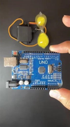 Auto Rotate with Servo