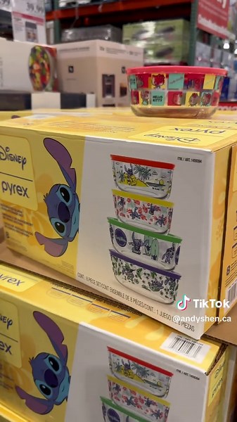 Pyrex 8-Piece Decorated Food Storage Set at Costco