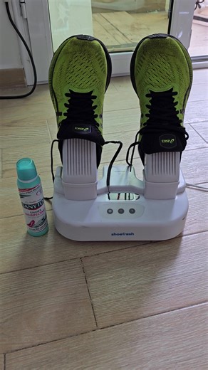 Quand il pleut et que vous venez à la clinique cela fait toujours plaisir de repartir avec les chaussures séches, chaudes et désinfectées😉 | Clinique de podologie Algerienne