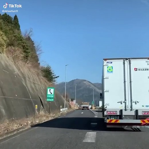 名阪国道の続きです☺️#車 #ドライブ #ドラレコ #ドラレコ動画 #高速道路 #高速ドライブ #車好きな人と繋がりたい #車好きと繋がりたい #運転好き