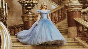 Les secrets de la robe de bal de Lily James dans "Cendrillon"