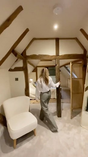 3.2K views · 19 reactions | Built circa 1590, this Grade II Listed Elizabethan manor house in Kent benefits from five fabulous bedrooms, three reception rooms, beautiful gardens and an abundance of character throughout. Tap the link in our bio to view more. #fineandcountry #characterhome #listedhomes #luxurylifestyle | Fine & Country | Facebook