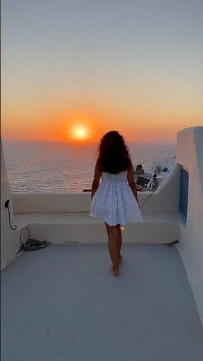 The famous sunset in Oia Santorini Greece 🇬🇷