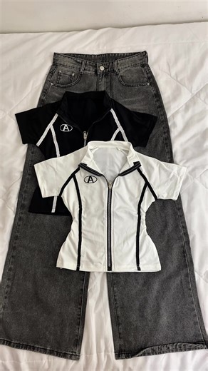 Stylish Zip Tops for Women in Trend